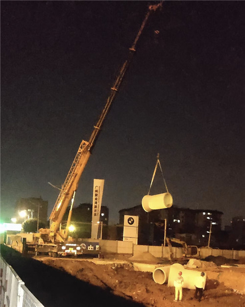 下陆区“弯臂矫正”—— 吊车的 “形变补偿” 技术