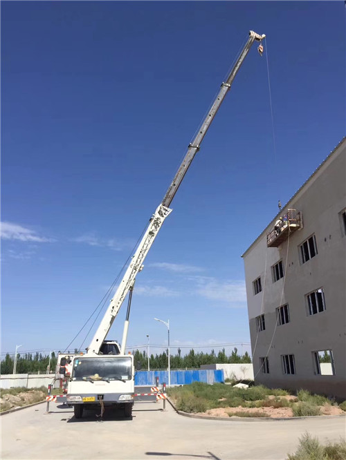 下陆区“轻装强干”—— 吊车的 “轻量化臂架” 技术